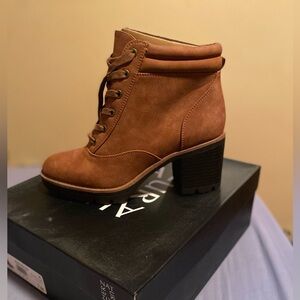 Naturalizer Madalynn Lug Sole Booties